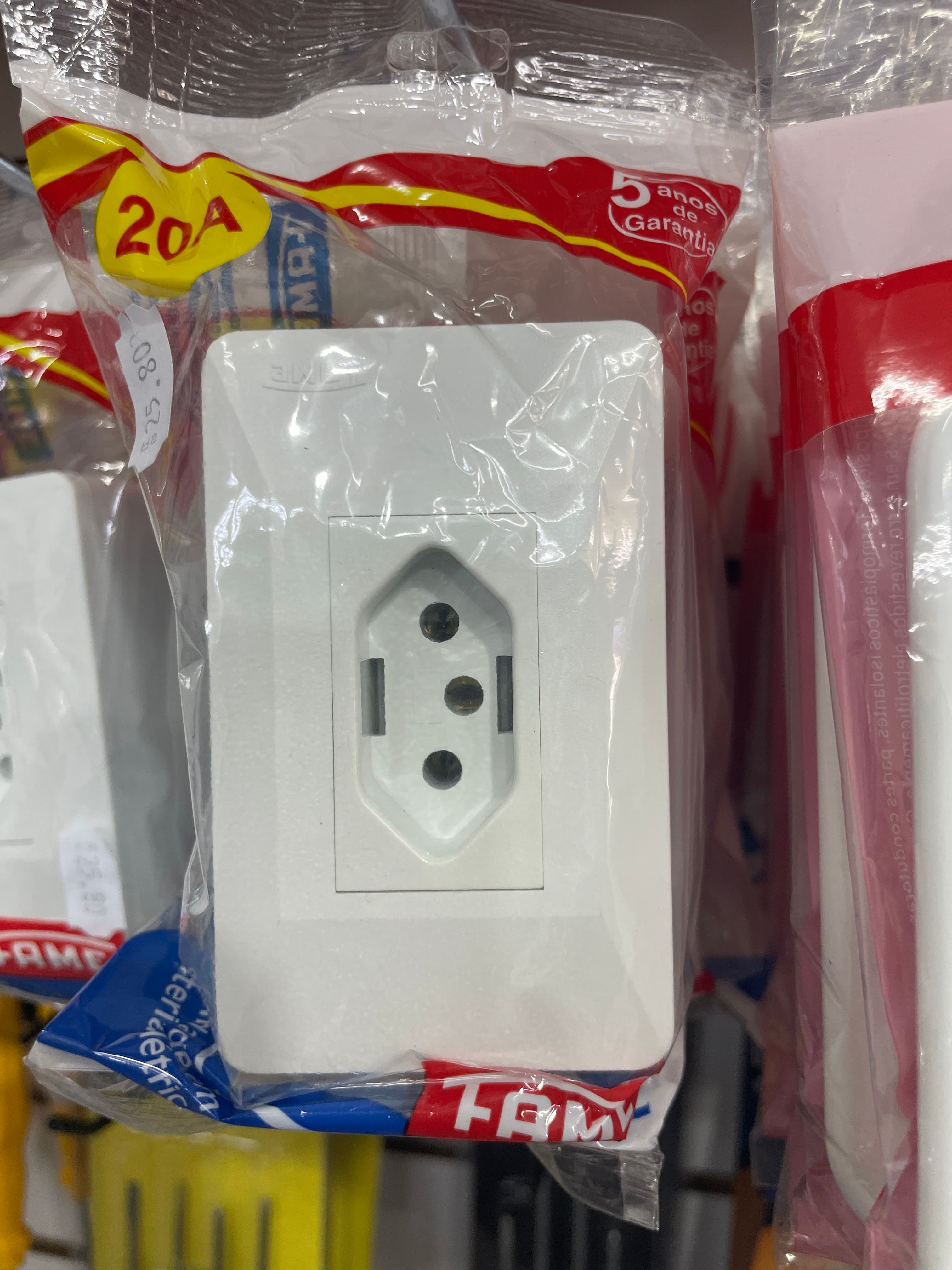 Tomadas 2P+T 20A/250V