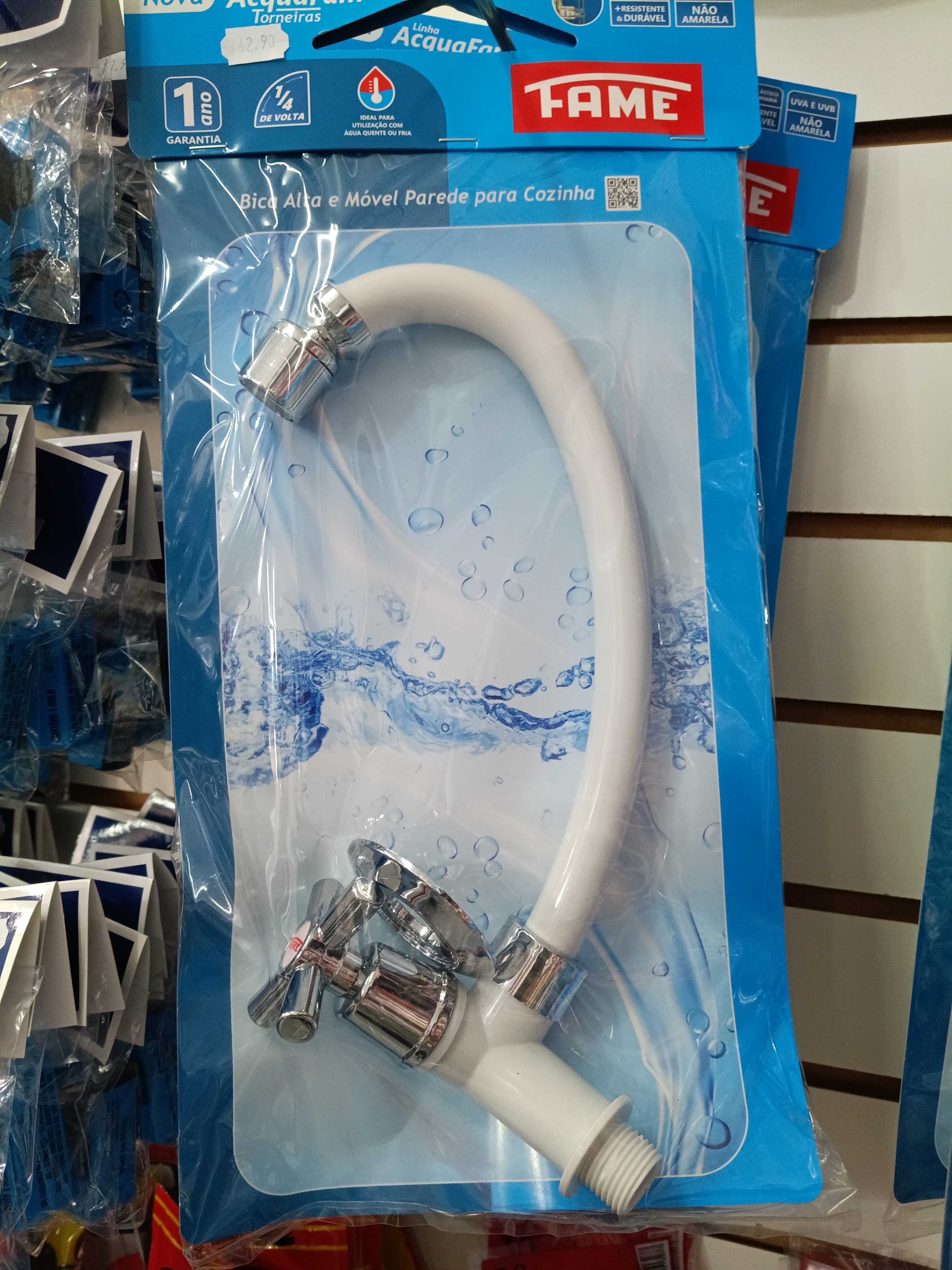 Torneira Branca e Cromada Acquafam para Parede de Cozinha BI